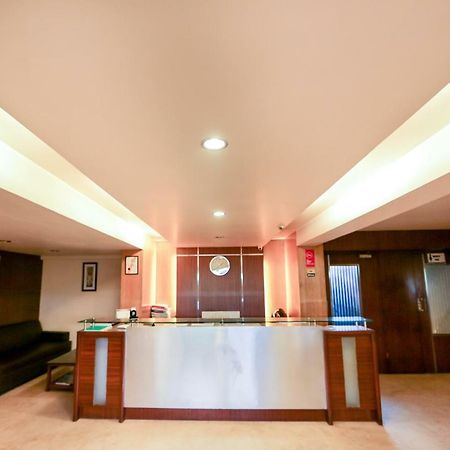 Lucky Hotel Goregaon Bombaj Zewnętrze zdjęcie
