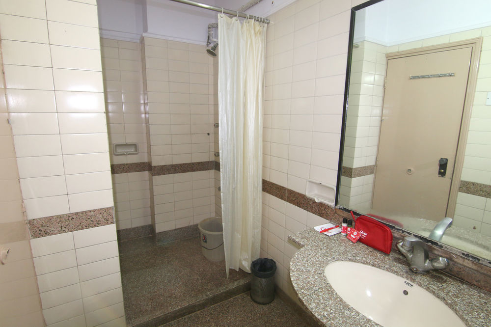 Lucky Hotel Goregaon Bombaj Zewnętrze zdjęcie