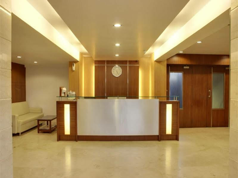 Lucky Hotel Goregaon Bombaj Zewnętrze zdjęcie