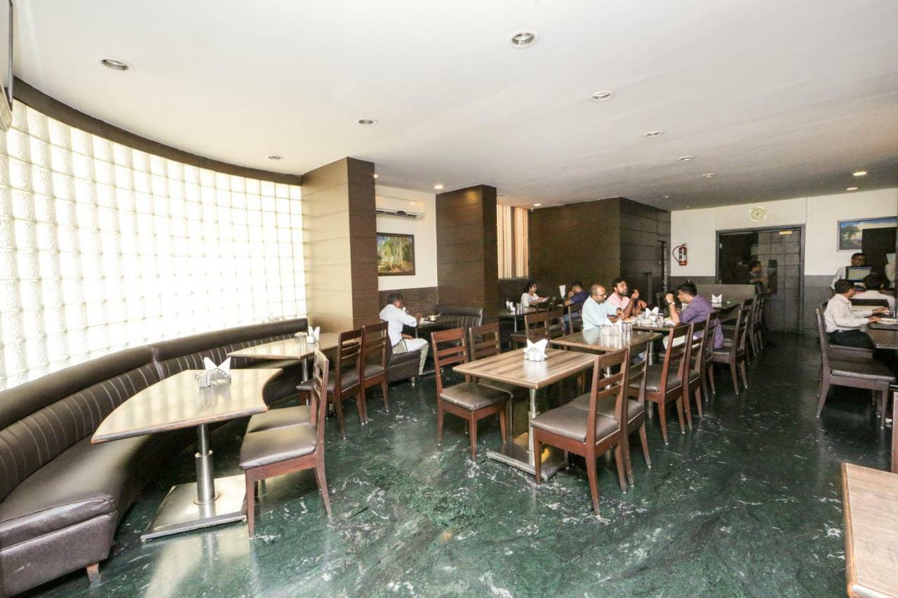 Lucky Hotel Goregaon Bombaj Zewnętrze zdjęcie