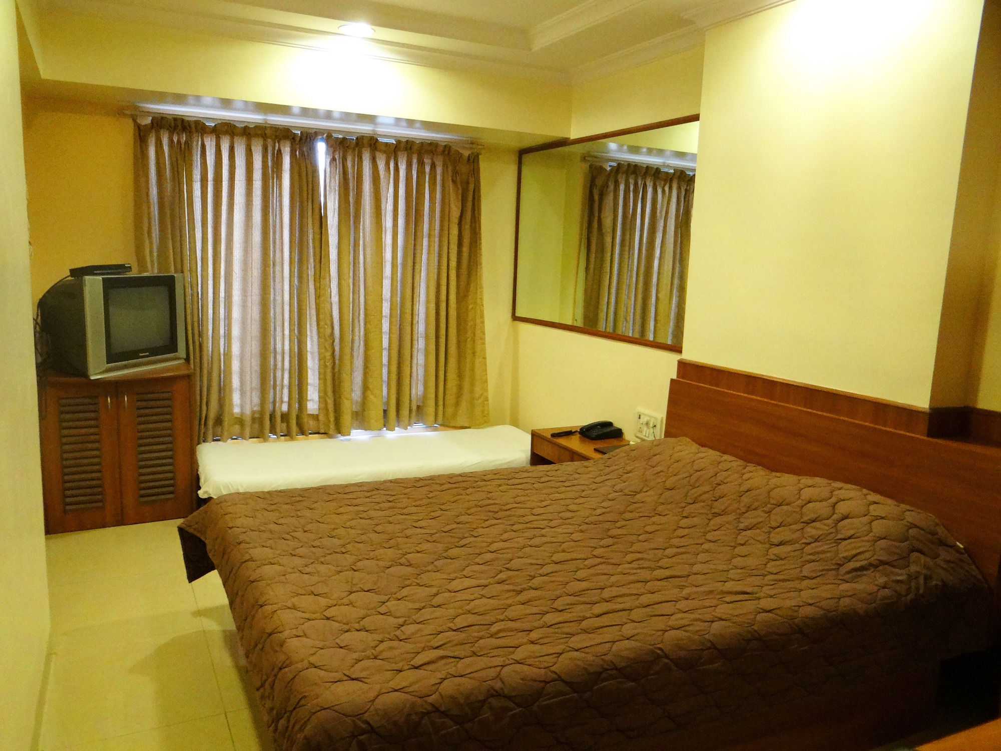 Lucky Hotel Goregaon Bombaj Zewnętrze zdjęcie