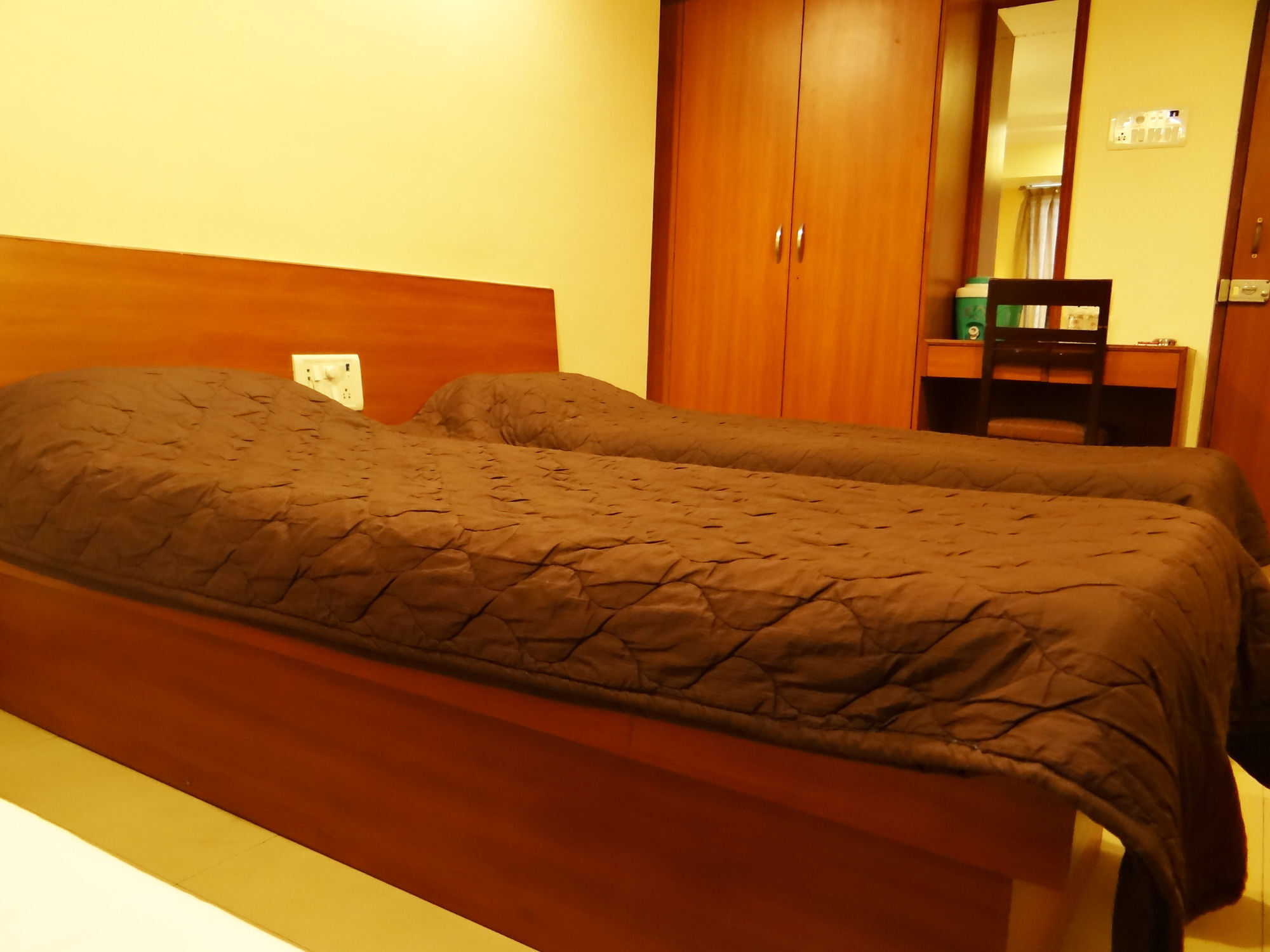 Lucky Hotel Goregaon Bombaj Zewnętrze zdjęcie