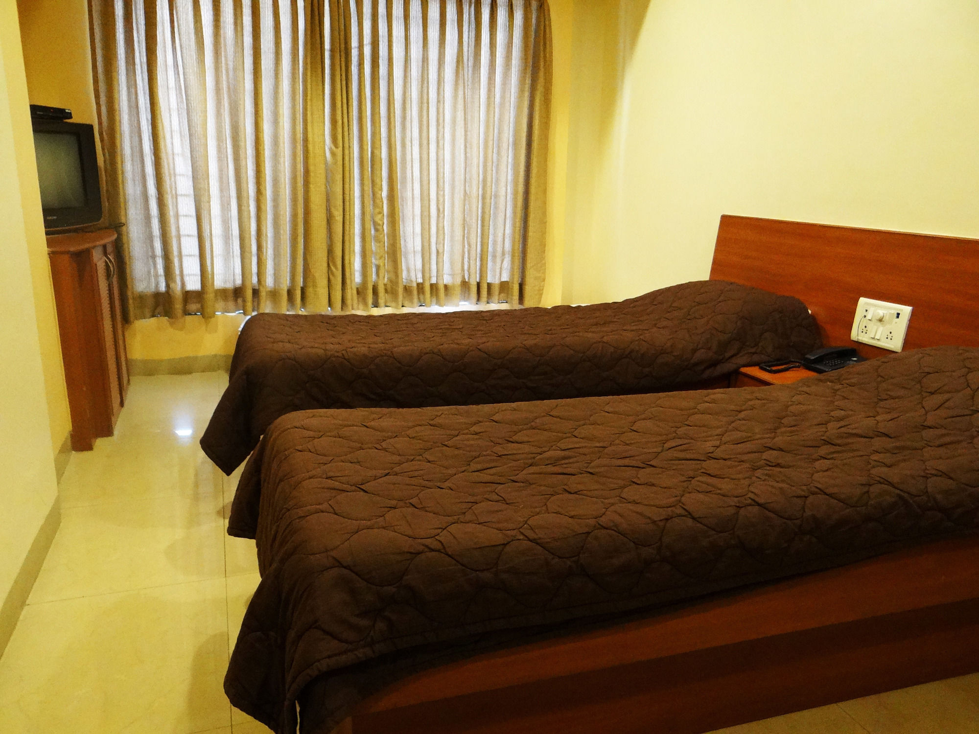 Lucky Hotel Goregaon Bombaj Zewnętrze zdjęcie