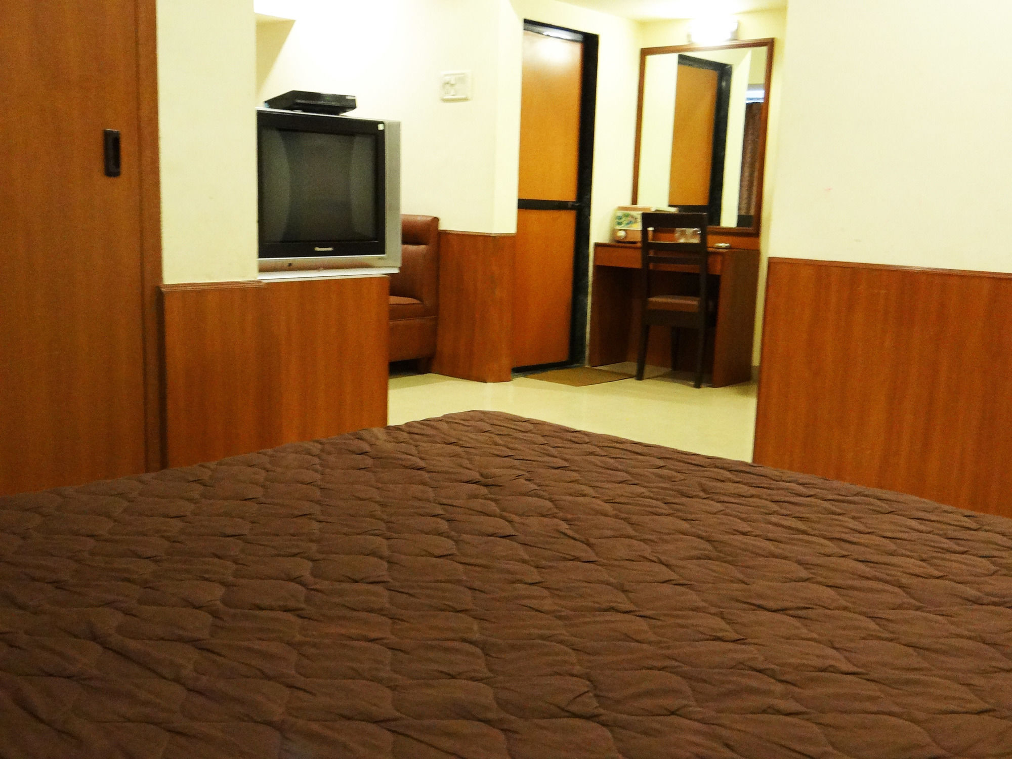 Lucky Hotel Goregaon Bombaj Zewnętrze zdjęcie