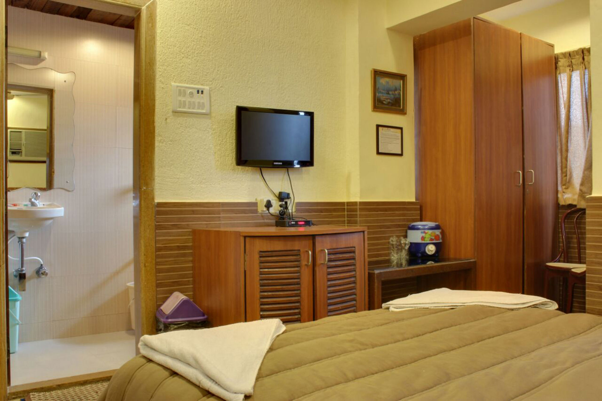 Lucky Hotel Goregaon Bombaj Zewnętrze zdjęcie